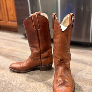 FRYE Classic Brown Leather Cowboy Boots